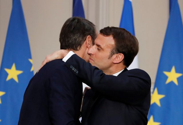 Το «ευχαριστώ» Μητσοτάκη για τη στήριξη Μακρόν στην Ελλάδα