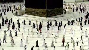 Κοροναϊός: Στην Μέκκα βρήκαν τρόπο να κρατούν αποστάσεις