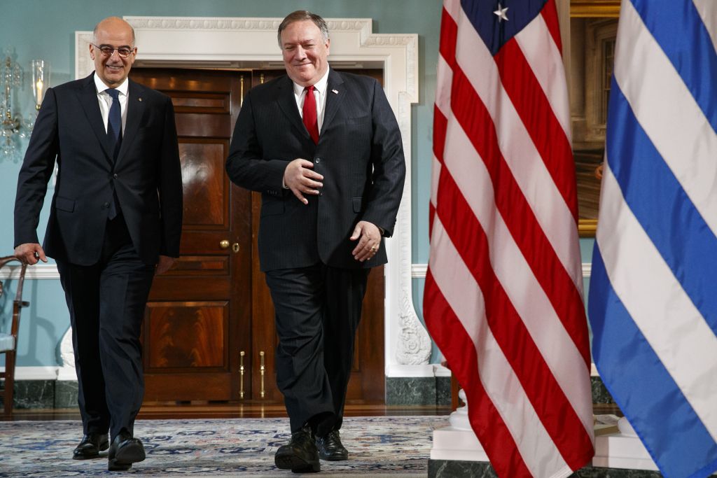 Διπλωματικός πυρετός στην Αθήνα, ο Δένδιας βλέπει Πομπέο
