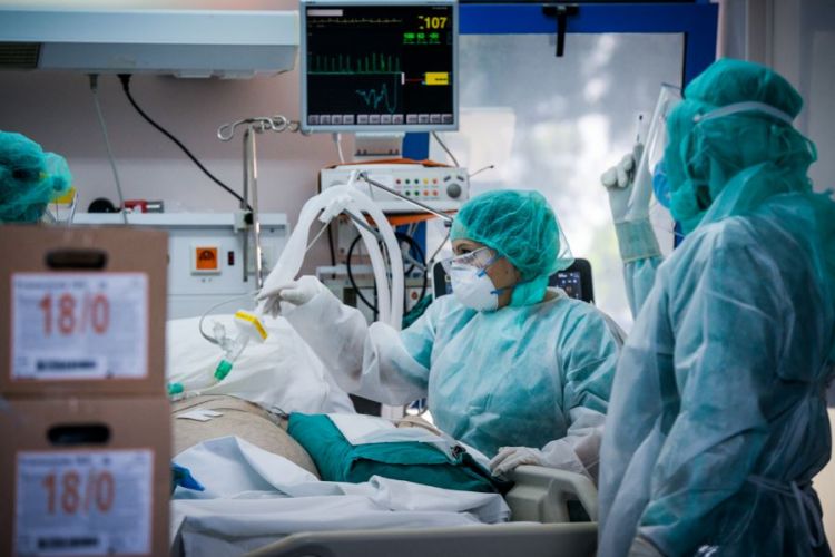 Κοροναϊός : Στο «κόκκινο» η ανησυχία – 150 κρούσματα έναντι «έως 15.000 ασυμπτωματικών»