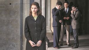 Ελενα Φερράντε: Η διάσημη (άγνωστη) ιταλίδα συγγραφέας μιλάει για την «Απατηλή ζωή των ενηλίκων»