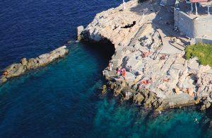 Κατάλληλες για κολύμβηση οι ακτές της Ύδρας και του Αγκιστρίου