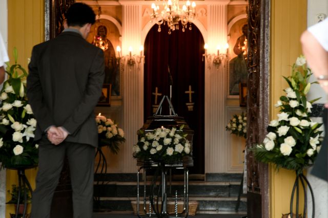 Οδύνη στην κηδεία του Γιάννη Πουλόπουλου