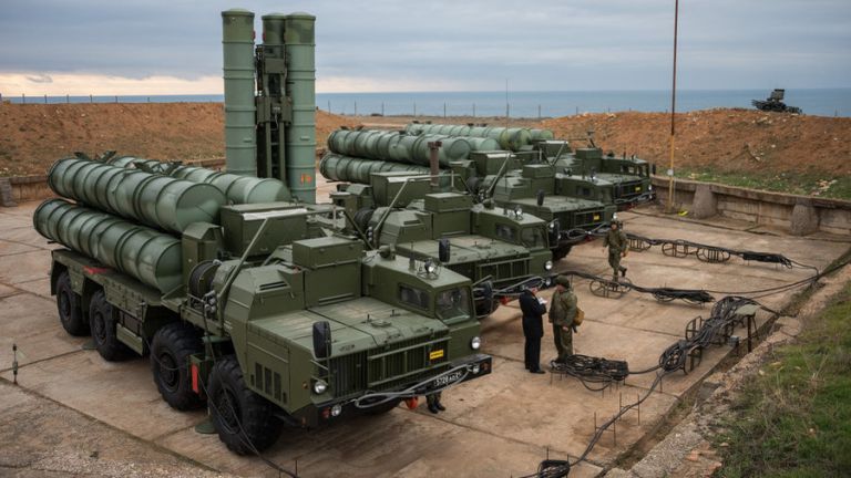 Ρωσία και Τουρκία υπέγραψαν συμβόλαιο για δεύτερη παρτίδα S-400