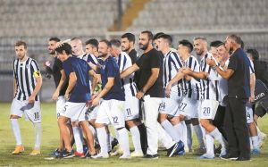 Ο θαμώνας ξαναβρήκε το στέκι του