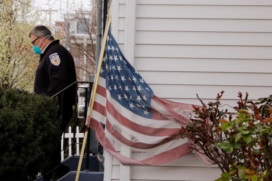ΗΠΑ: 1.413 θάνατοι και 52.751 νέα κρούσματα κοροναϊού σε 24 ώρες