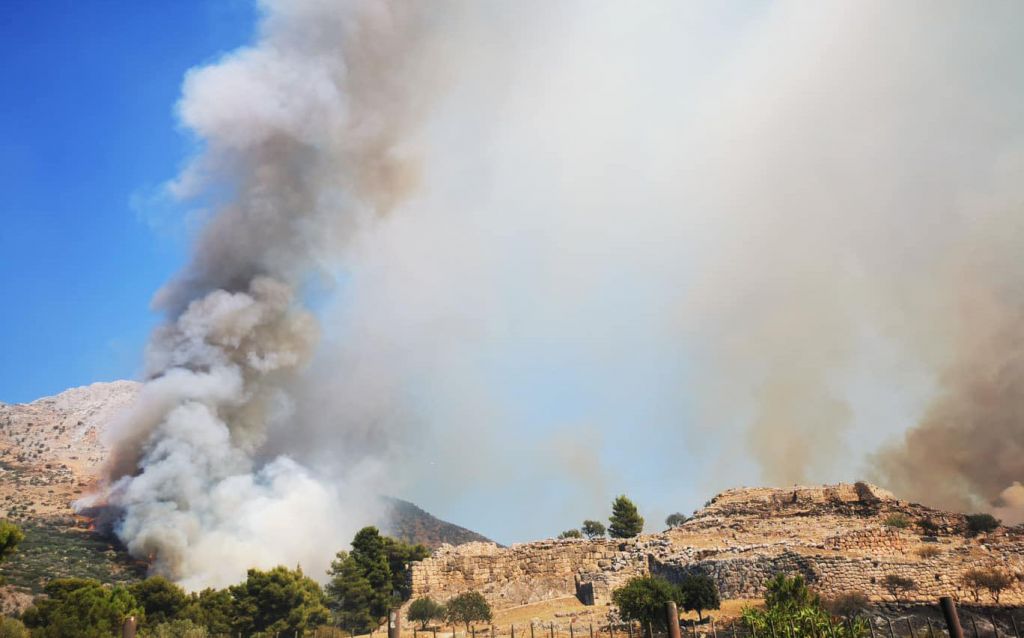Η πυρκαγιά στις Μυκήνες δεν προξένησε ζημιές στις αρχαιότητες – Η πρώτη εκτίμηση του ΥΠΠΟΑ