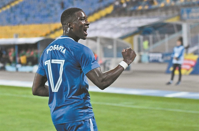 «Παιχνίδι» για φορ και… παράθυρο για Αραούχο