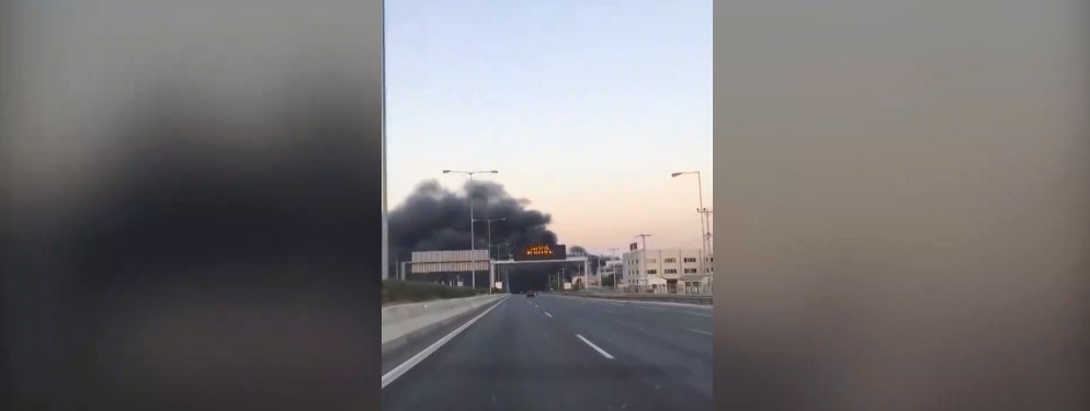 Μεγάλη φωτιά σε εργοστάσιο πλαστικών – Κλειστή η Εθνική Οδός Αθηνών – Λαμίας [Εικόνες]