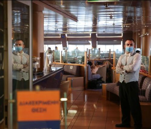 Κοροναϊός : Οι φόβοι των ειδικών για τον Αύγουστο – Προβληματίζουν οι ασυμπτωματικοί