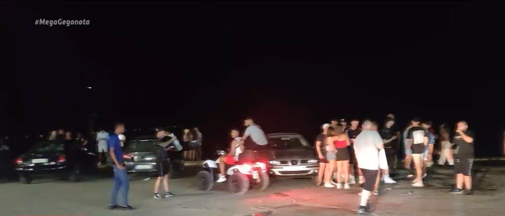 Ζάκυνθος: Χορός και διασκέδαση μέχρι πρωίας στους δρόμους