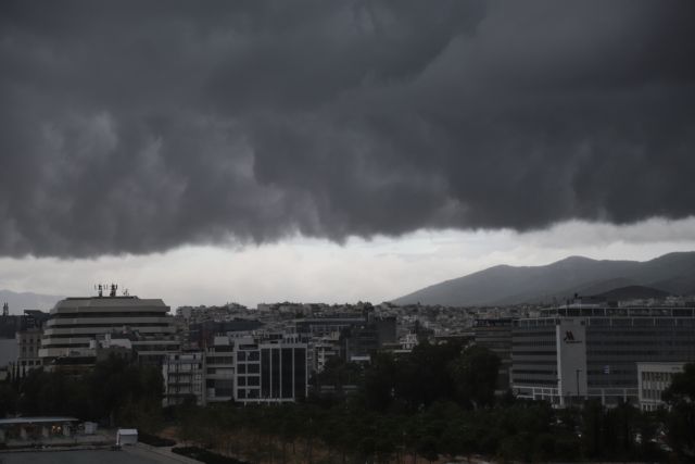 Καιρός: Βροχές και καταιγίδες το μεσημέρι στην Αττική