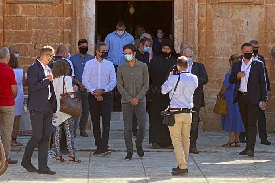 Μητσοτάκης: Γιορτάζουμε προστατεύοντας την ζωή μας και την υγεία του διπλανού μας