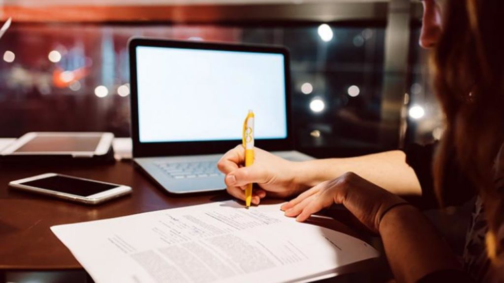 Κοροναϊός: Τηλεκπαίδευση ή και διαδικτυακά τμήματα για όσους μαθητές νοσήσουν