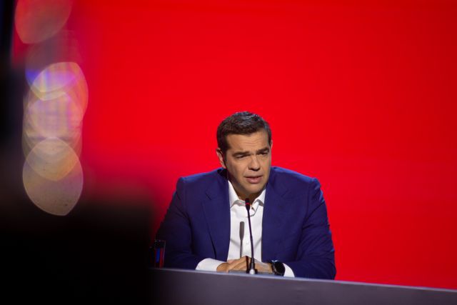 Tσίπρας προς Πέτσα: «Πάρτε πίσω» τη διαφημιστική καμπάνια των 2 εκ. ευρώ στα ΜΜΕ