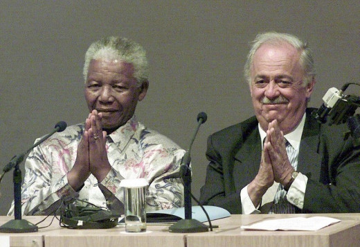 Τζορτζ Μπίζος: Πέθανε στα 92 του ο έλληνας δικηγόρος του Νέλσον Μαντέλα