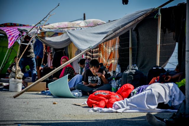 Μηταράκης για Μόρια: Αγνοούνται και οι 35 που έχουν κοροναϊό