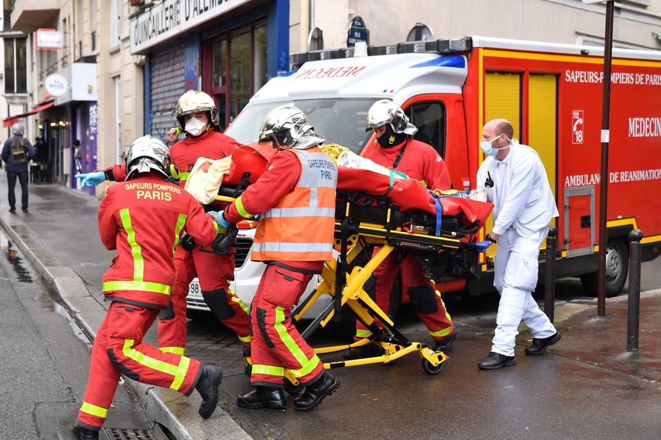 Επίθεση με μαχαίρι κοντά στα γραφεία του Charlie Hebdo – Τέσσερις τραυματίες