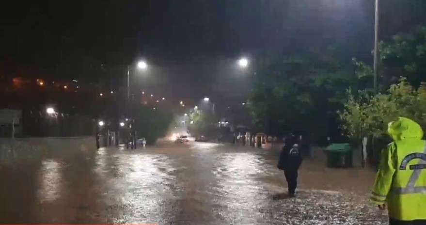 Κατακλυσμός σε Καρδίτσα, Βόλο: Μία αγνοούμενη και επτά εγκλωβισμένοι