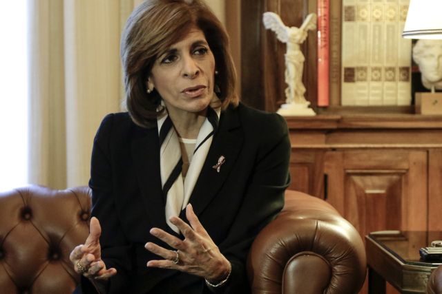 Κοροναϊός: Σε κατ’ οίκον απομόνωση η Επίτροπος Υγείας της ΕΕ