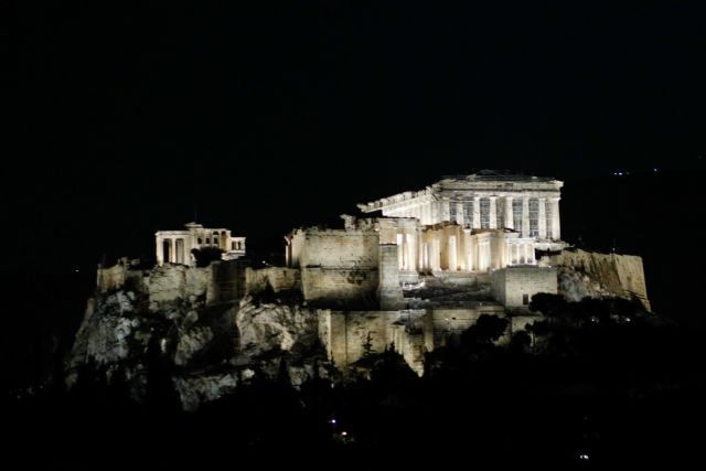Μαγευτικές στιγμές: Παρουσιάστηκε ο νέος φωτισμός της Ακρόπολης | tanea.gr