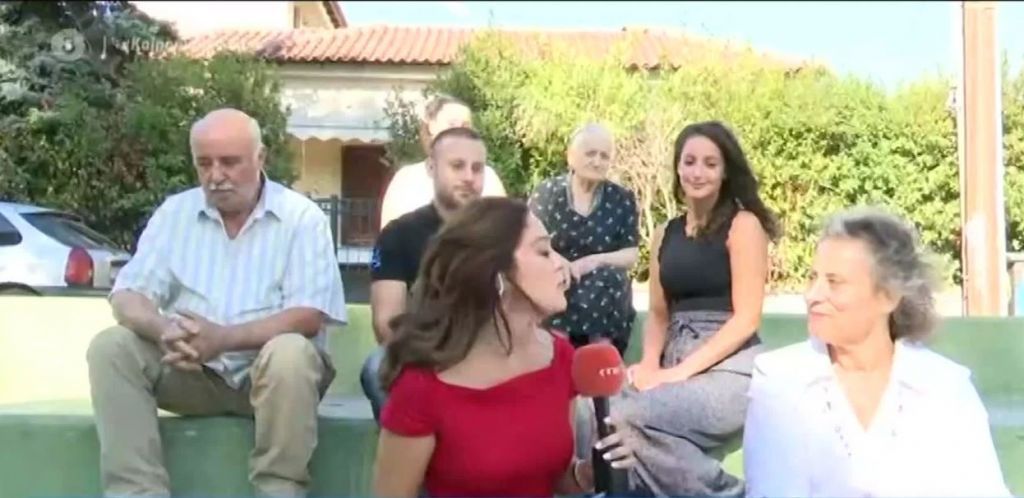 Η γιαγιά με τα τέσσερα εγγόνια που πέρασε στο Πανεπιστήμιο μιλάει στο MEGA