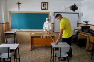 Ισπανία: Ανησυχία Σάντσεθ για την έκρηξη κρουσμάτων κοροναϊού στη Μαδρίτη