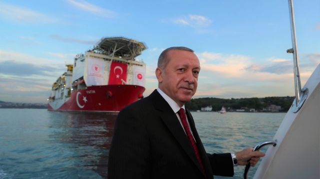 Bloomberg για Ερντογάν: Η επίδειξη δύναμης της Τουρκίας στη Μεσόγειο δεν γίνεται μόνο για το φυσικό αέριο