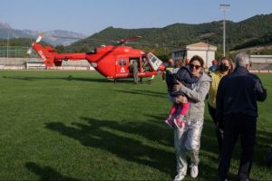 Συγκλονίζει η έγκυος που απεγκλωβίστηκε από την Οξυά – «Βράζαμε νερό από το ρέμα για να πιούμε»