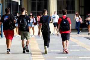 Κρήτη: Νταής γονιός – αρνητής μάσκας έστειλε στο νοσοκομείο καθηγητή