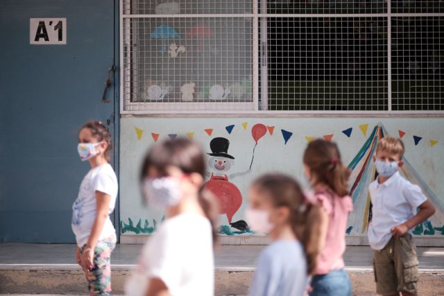 Σχολεία: «Άριστα» στους μαθητές για την τήρηση των μέτρων - Παρατράγουδα από γονείς και προμηθευτές μασκών | tanea.gr