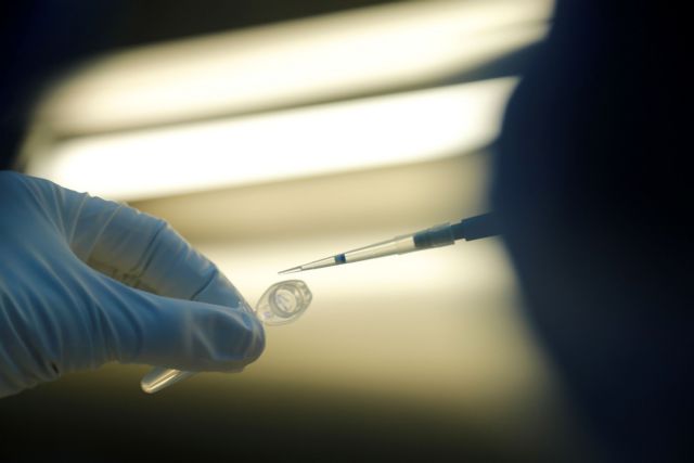 Εμβόλιο κοροναϊού: Γιατί σταμάτησαν οι δοκιμές – Τι θα γίνει στη συνέχεια