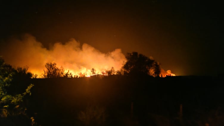 Ολονύχτιο θρίλερ: Μεγάλη φωτιά στην Αλεξανδρούπολη