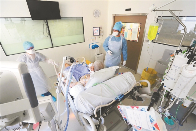 Στον κλοιό του κορωνοϊού η Αττική