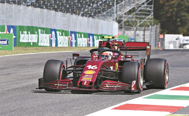 Χιλιάρισε και συνεχίζει!