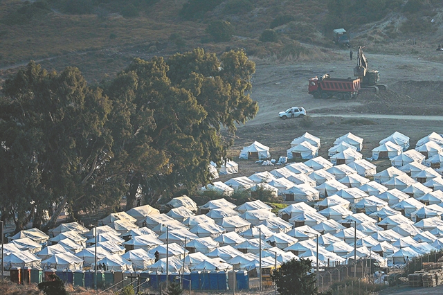 Αρχισε η εγκατάσταση στην προσωρινή δομή στο Καρά Τεπέ