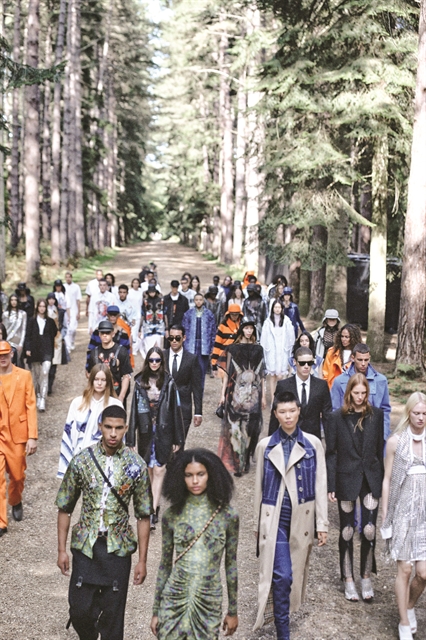 Οι νέες κολεξιόν στο Διαδίκτυο