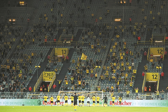 Υποδειγματική συμπεριφορά στις κερκίδες