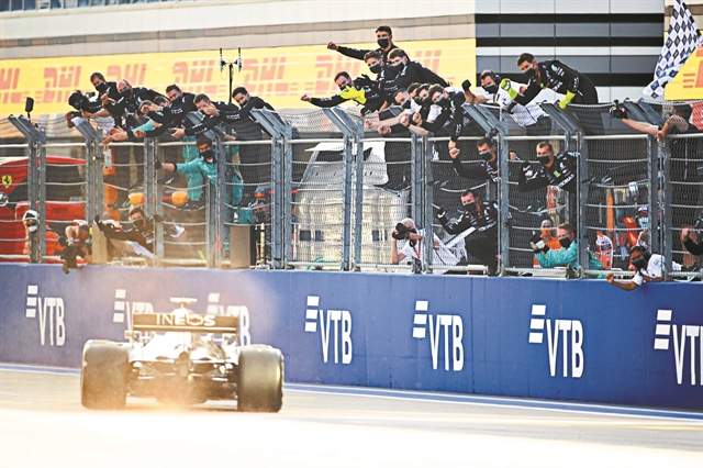 Ολα τα ενδεχόμενα ανοιχτά