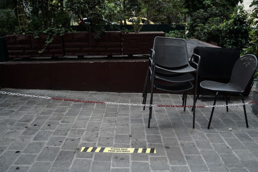 Αυτές οι επιχειρήσεις κλείνουν από σήμερα λόγω κοροναϊού