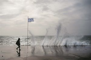 «Να γίνουν εκκενώσεις στις παράκτιες περιοχές»