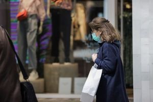 Κοροναϊός: Τα πέντε κριτήρια που πρέπει να πληροί μία χώρα πριν χαλαρώσει τα μέτρα