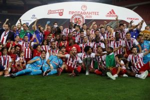 Δείτε την ταινία για το 45ο πρωτάθλημα του Θρύλου