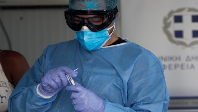 Φονική πανδημία: Εννέα νεκροί και 342 κρούσματα κοροναϊού
