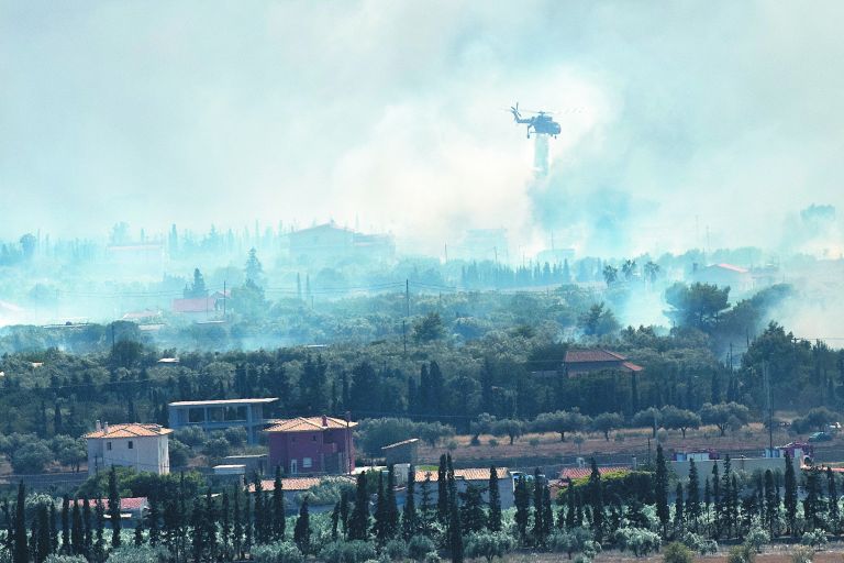 Ο πύρινος εφιάλτης επέστρεψε στην Αττική – Γιατί προβληματίζουν χρόνος και εστίες