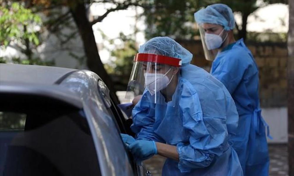 Κοροναϊός: Μαζικά τεστ σε «κόκκινες» πλατείες της Αθήνας