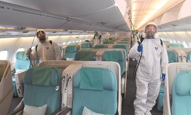 Σε ελεύθερη πτώση οι αεροπορικές μεταφορές