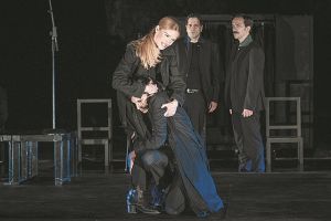 Σκηνοθετική υποχώρηση