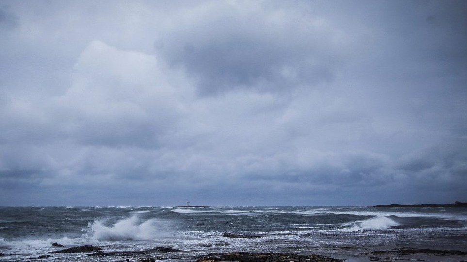 «Ιανός»: Δείτε ζωντανή εικόνα από τις περιοχές που σαρώνει ο μεσογειακός κυκλώνας