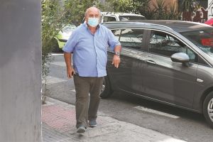 Επισκέπτης από το Πεκίνο με βαρύ φορτίο